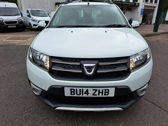 Used Dacia Sandero Stepway 2014 for sale - 76588302: Photo 2