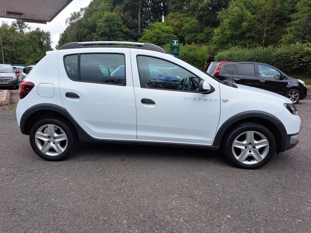 Used Dacia Sandero Stepway 2014 for sale - 76588302: Photo 3