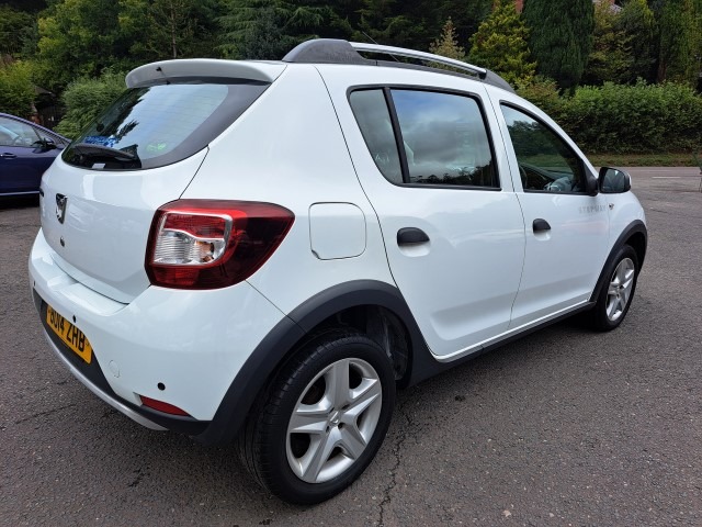 Used Dacia Sandero Stepway 2014 for sale - 76588302: Photo 4