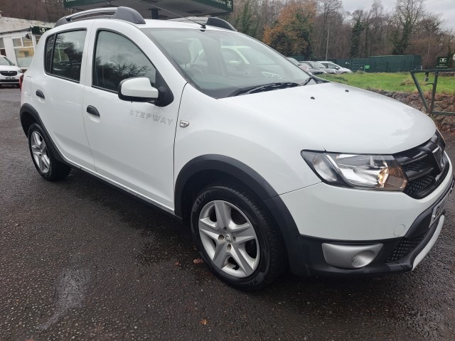 Used Dacia Sandero Stepway 2014 for sale - 76831747: Photo 2