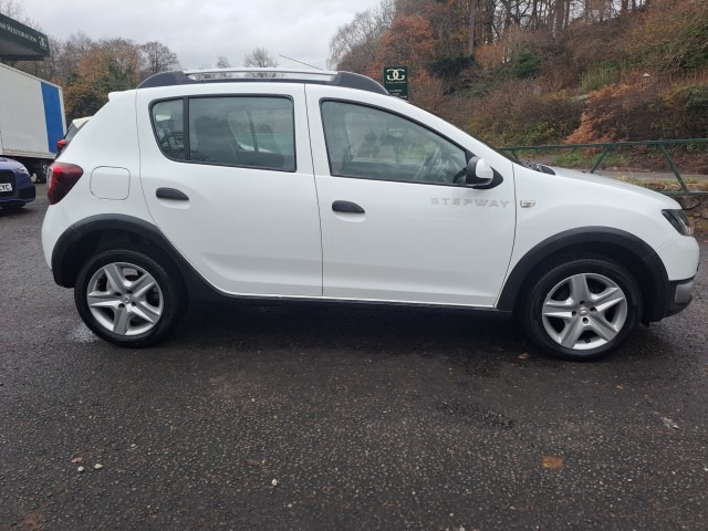 Used Dacia Sandero Stepway 2014 for sale - 76831747: Photo 3