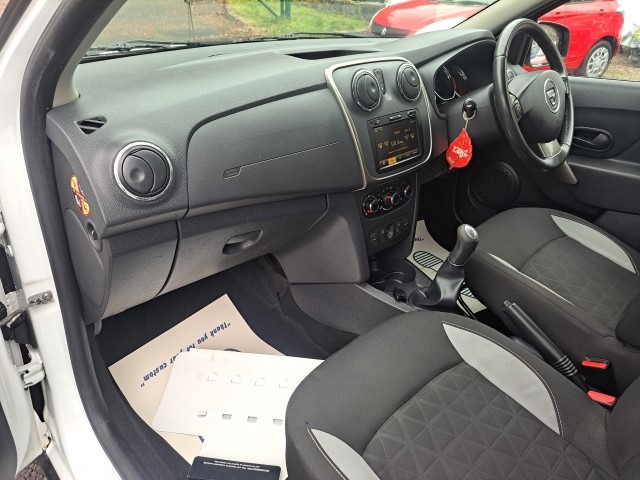 Used Dacia Sandero Stepway 2014 for sale - 76831747: Photo 9