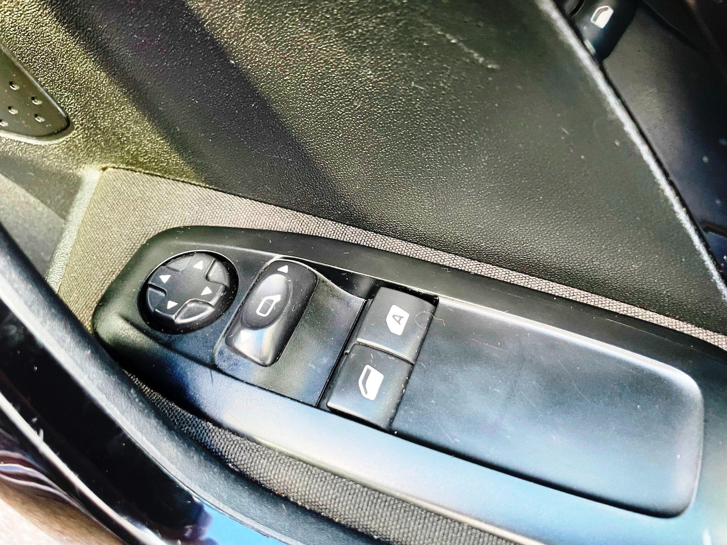 Used Peugeot 208 2013 for sale - 77291755: Photo 24