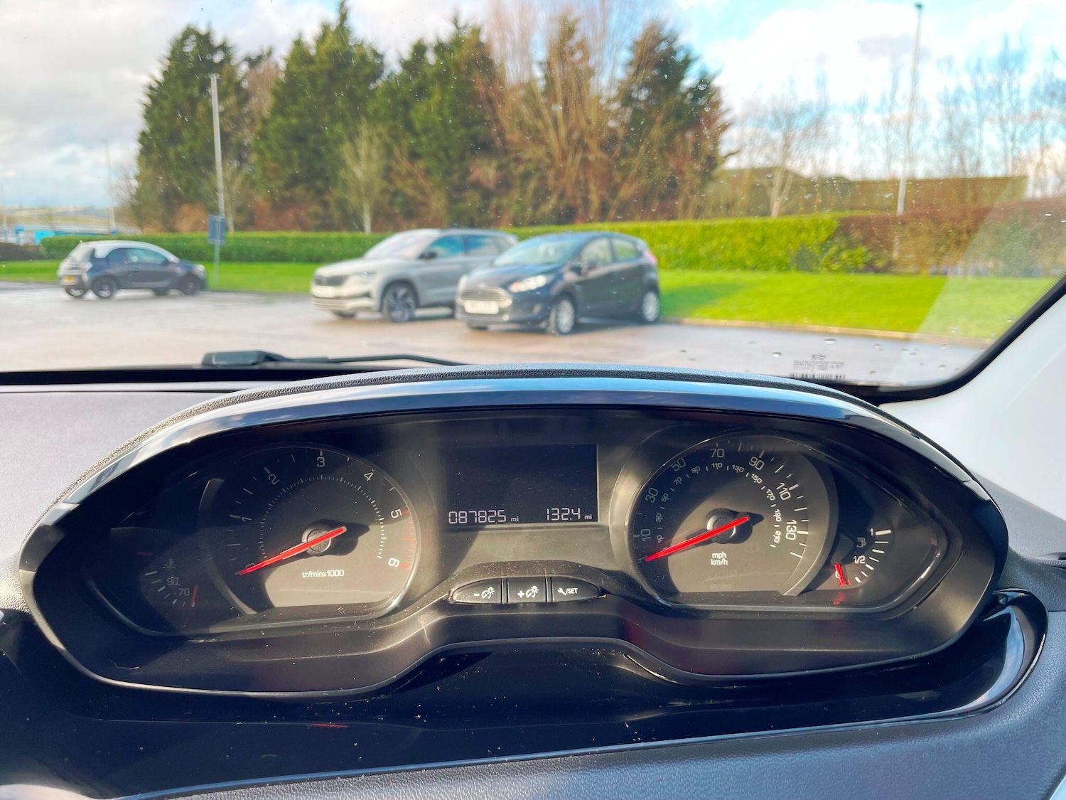 Used Peugeot 208 2013 for sale - 77291755: Photo 37