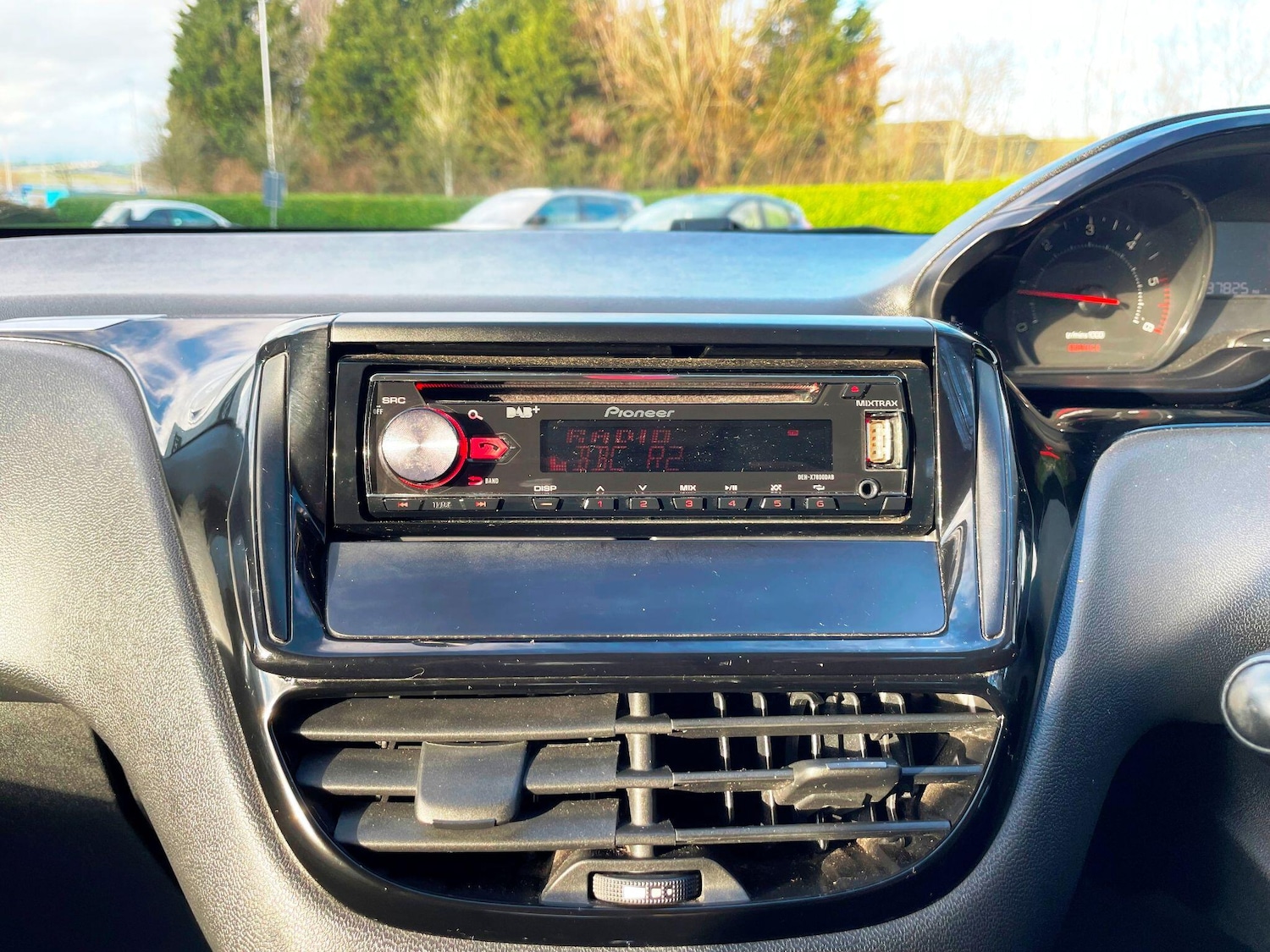 Used Peugeot 208 2013 for sale - 77291755: Photo 39