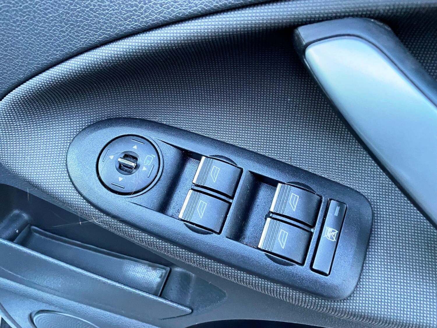 Used Ford Kuga 2010 for sale - 77174733: Photo 24