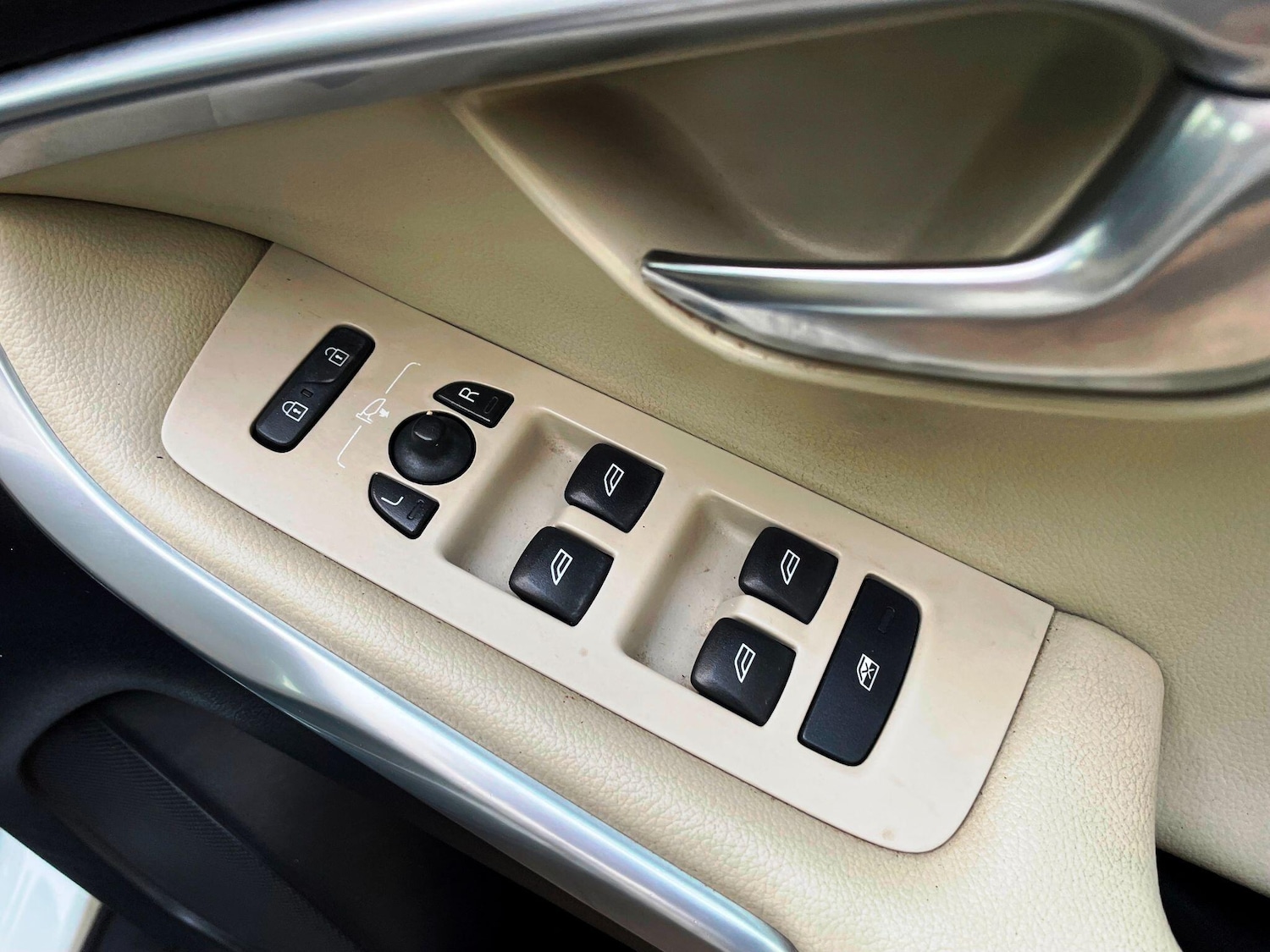 Used Volvo V40 2014 for sale - 77174746: Photo 22