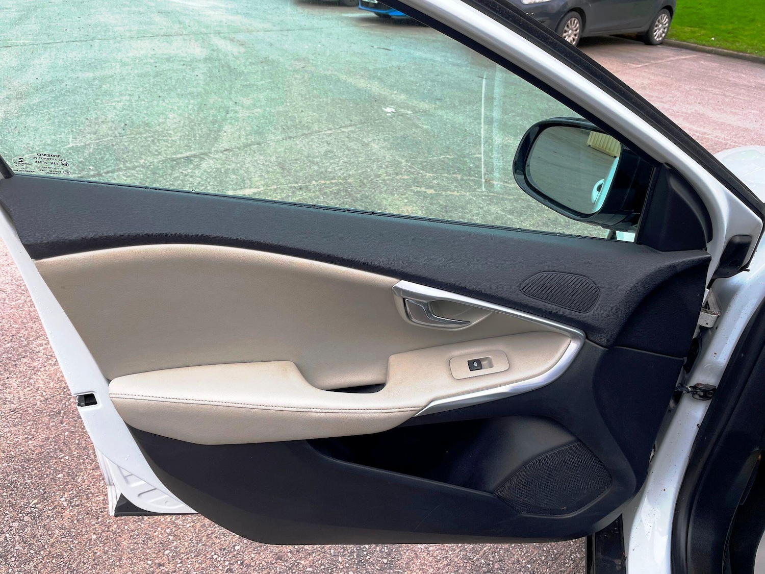 Used Volvo V40 2014 for sale - 77174746: Photo 25