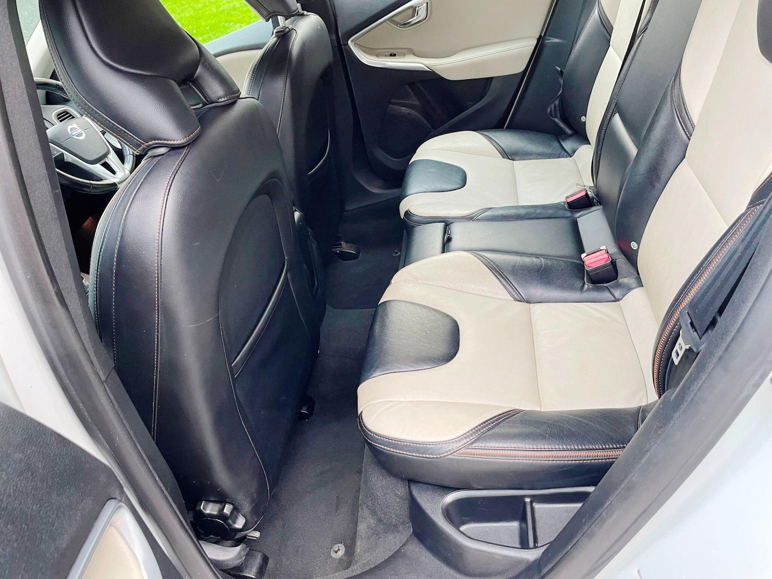 Used Volvo V40 2014 for sale - 77174746: Photo 30