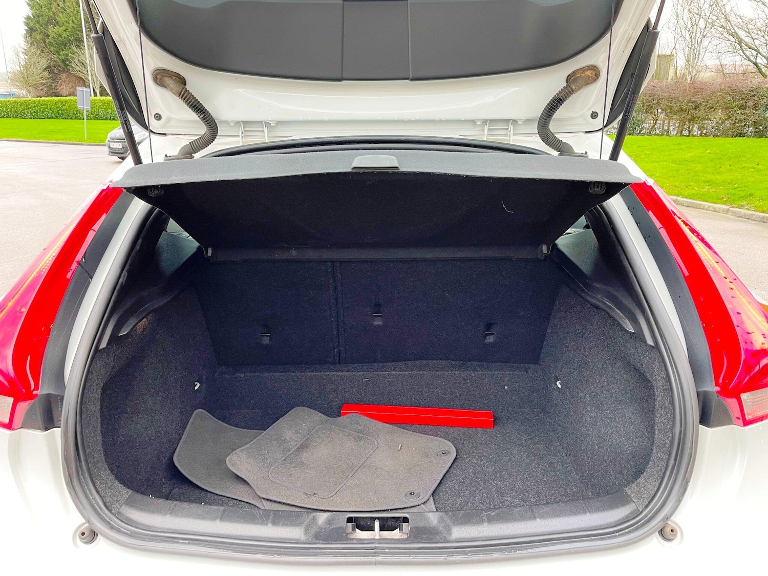 Used Volvo V40 2014 for sale - 77174746: Photo 45