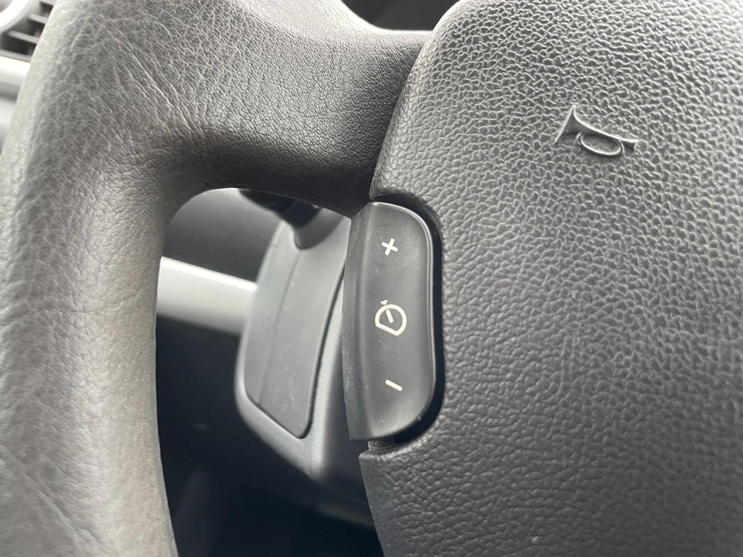 Used Renault Clio 2010 for sale - 77793817: Photo 22