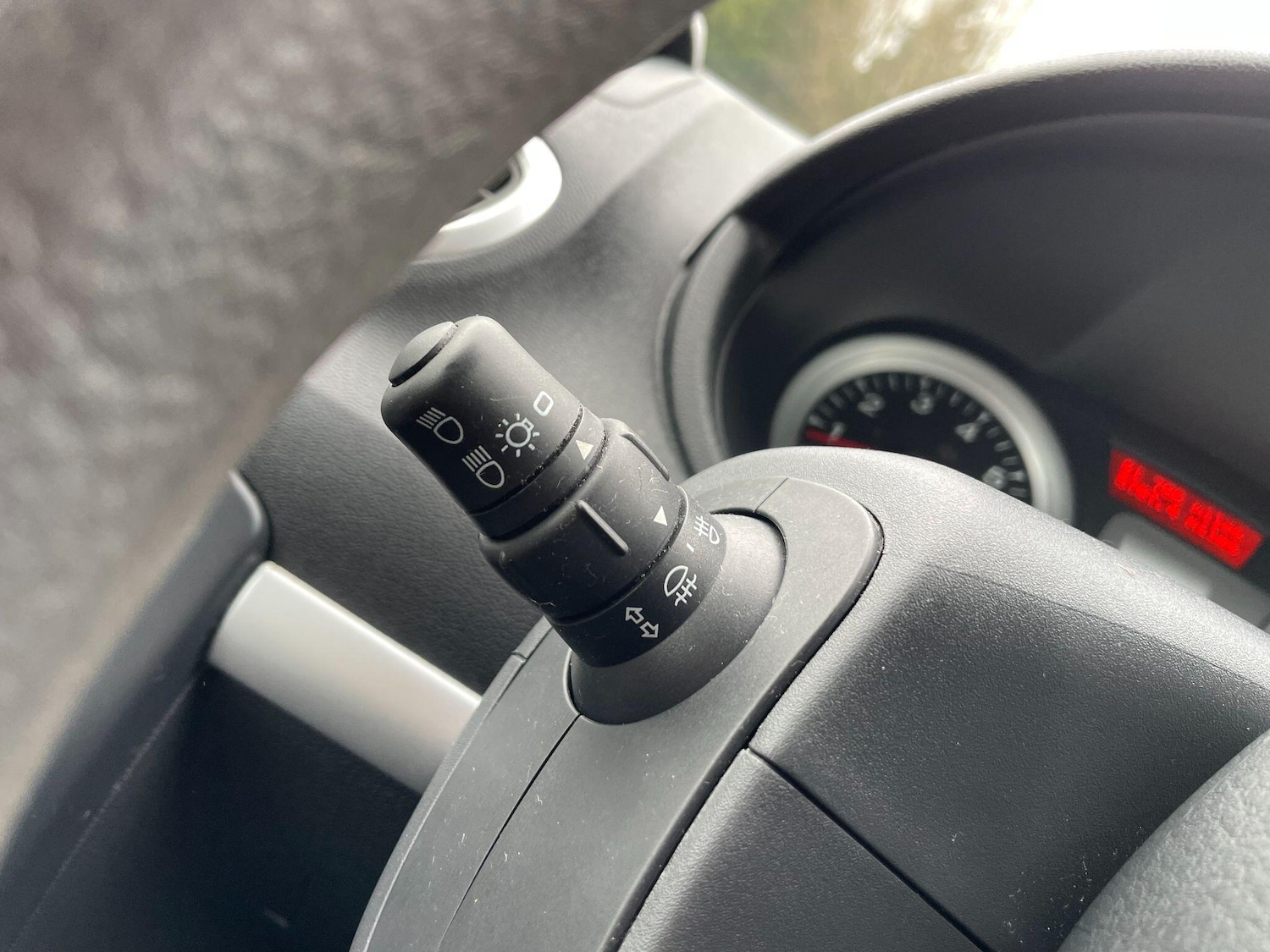 Used Renault Clio 2010 for sale - 77793817: Photo 24