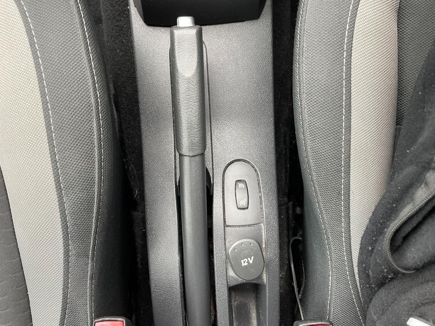 Used Renault Clio 2010 for sale - 77793817: Photo 26