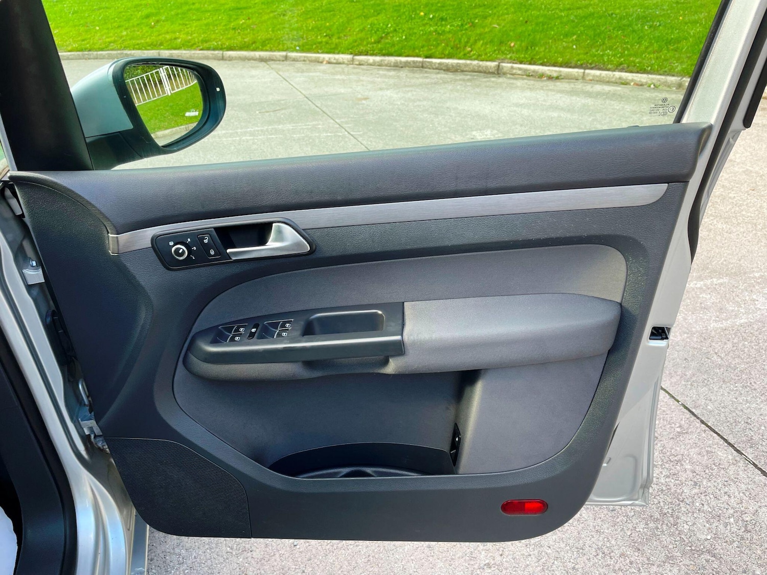 Used Volkswagen Touran 2010 for sale - 77174849: Photo 21