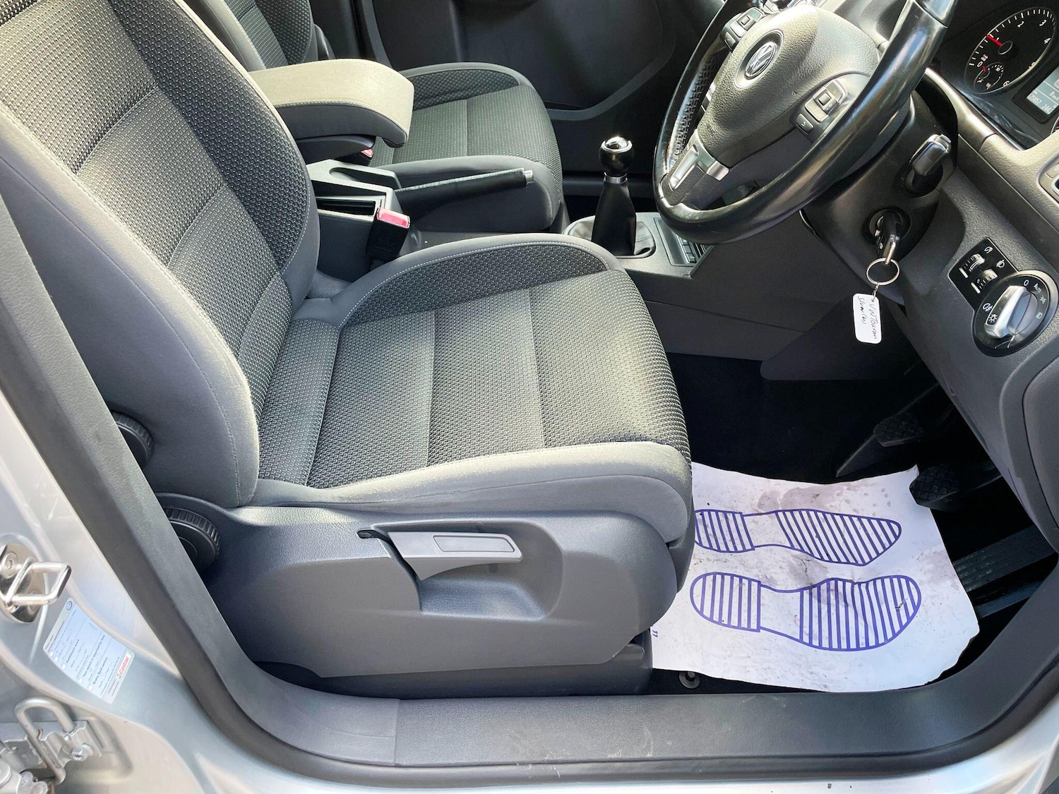 Used Volkswagen Touran 2010 for sale - 77174849: Photo 23