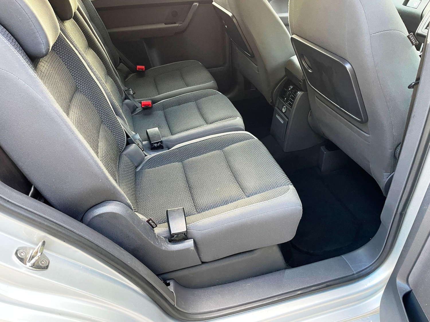 Used Volkswagen Touran 2010 for sale - 77174849: Photo 29