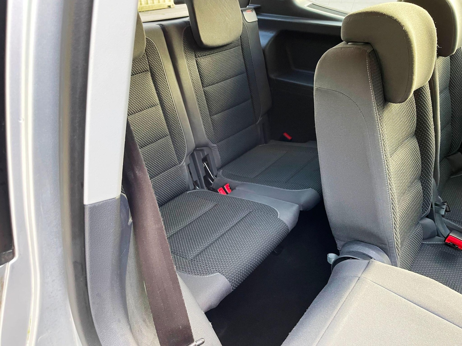 Used Volkswagen Touran 2010 for sale - 77174849: Photo 32