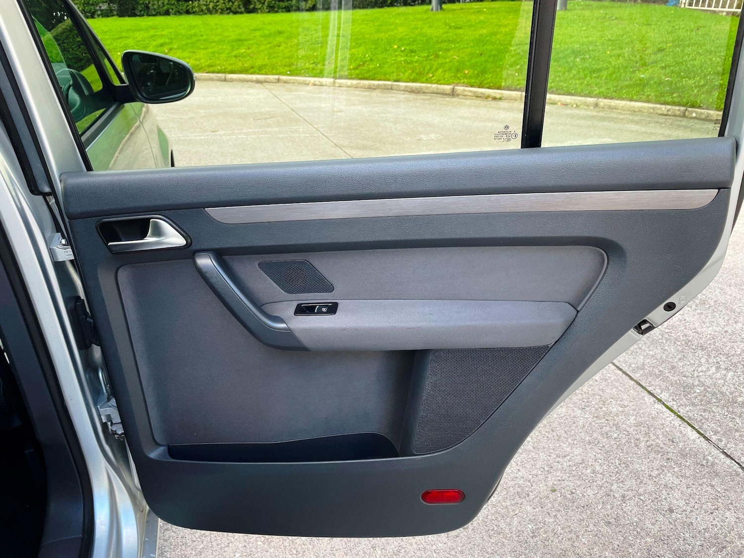 Used Volkswagen Touran 2010 for sale - 77174849: Photo 33