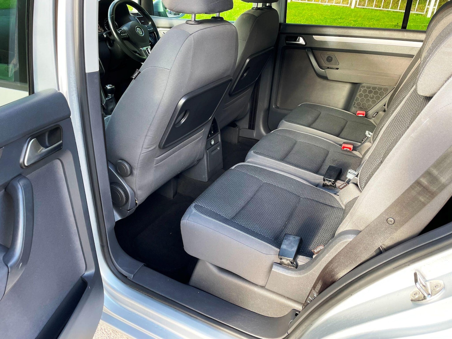 Used Volkswagen Touran 2010 for sale - 77174849: Photo 34