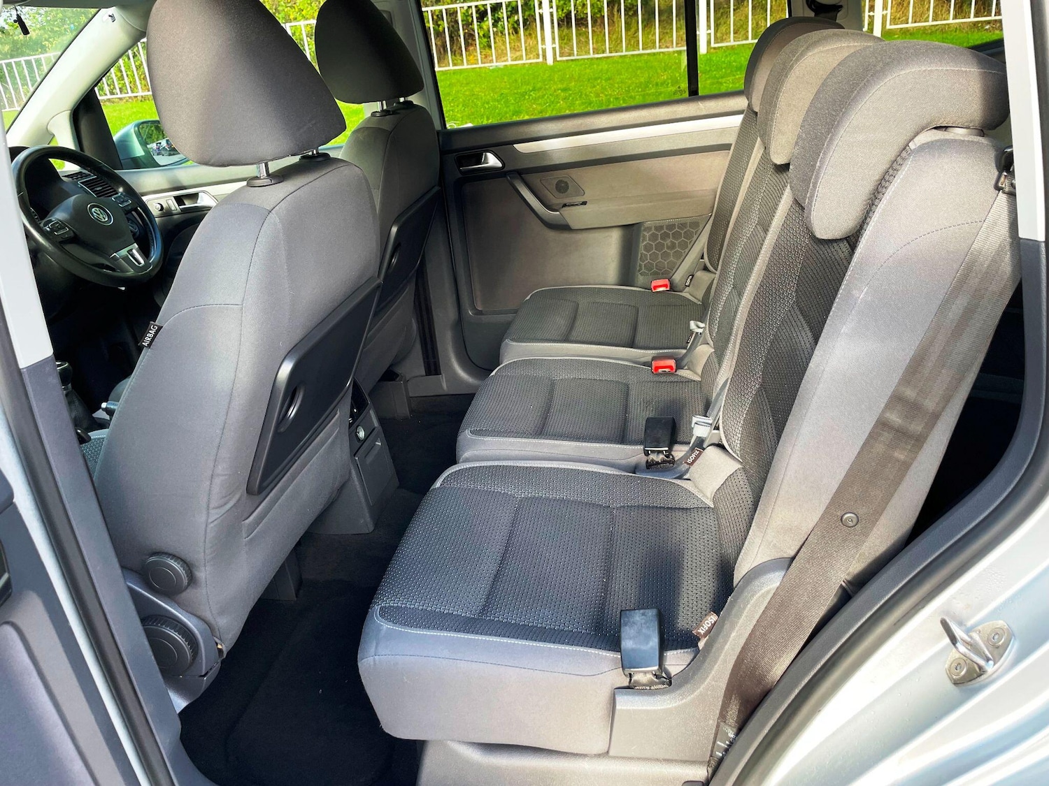 Used Volkswagen Touran 2010 for sale - 77174849: Photo 35