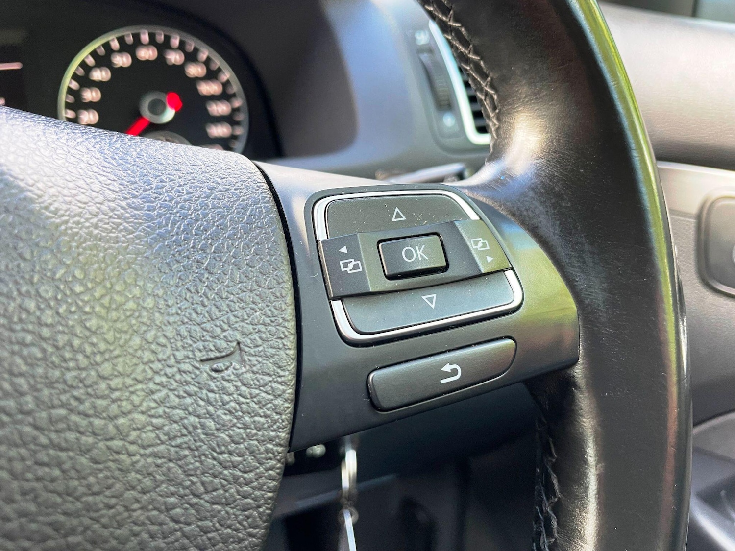 Used Volkswagen Touran 2010 for sale - 77174849: Photo 39