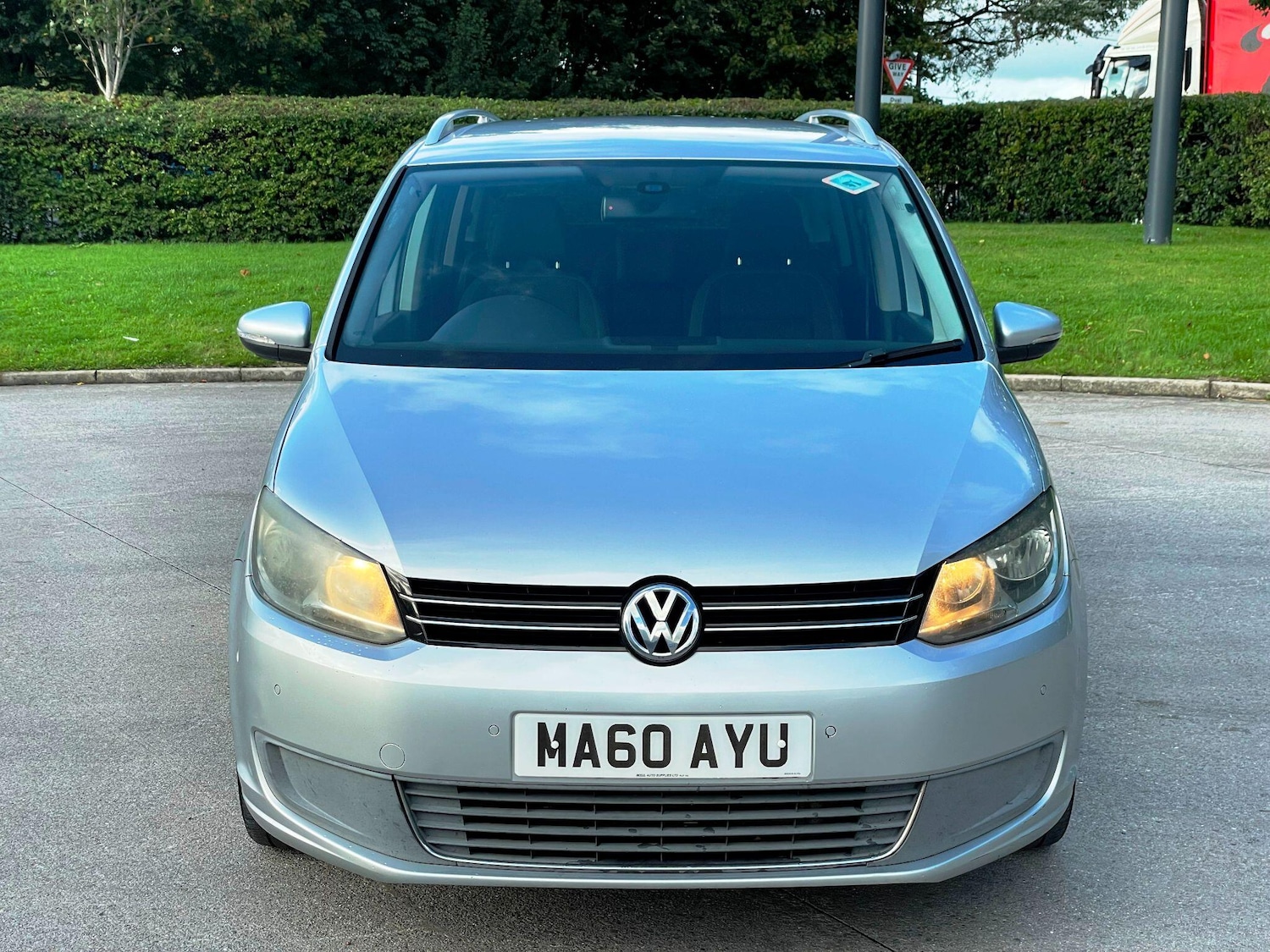 Used Volkswagen Touran 2010 for sale - 77174849: Photo 4