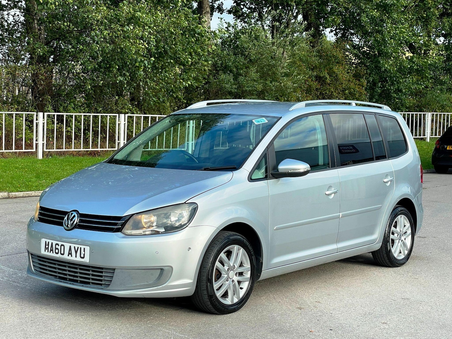 Used Volkswagen Touran 2010 for sale - 77174849: Photo 5