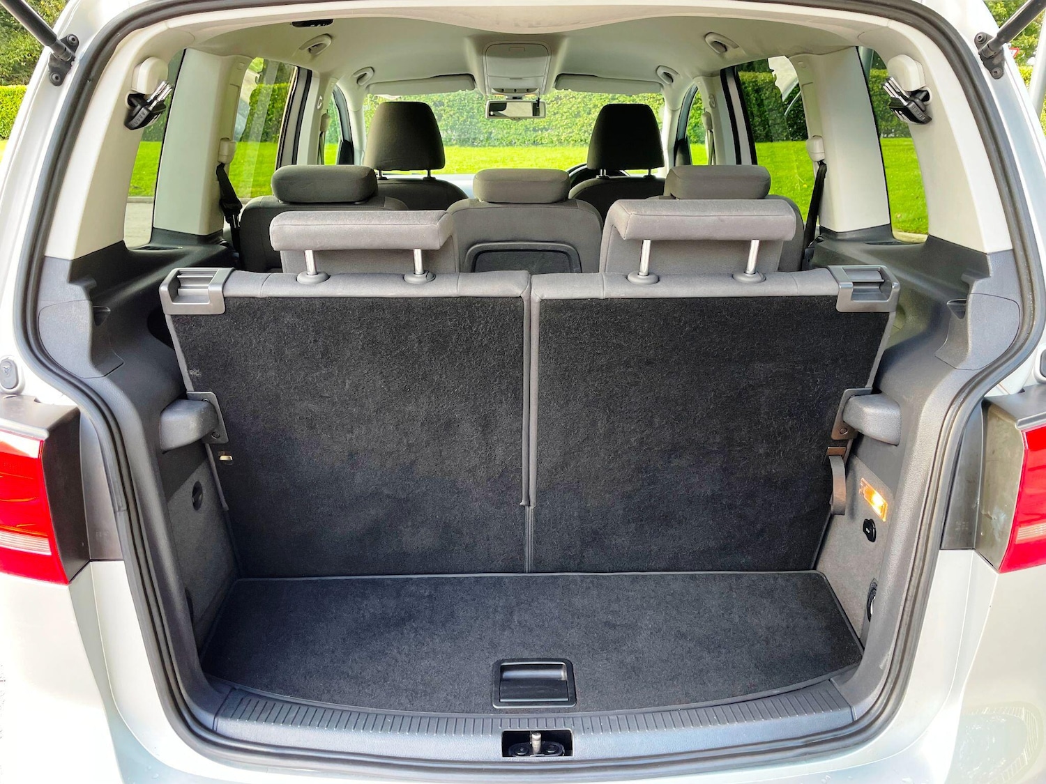 Used Volkswagen Touran 2010 for sale - 77174849: Photo 52