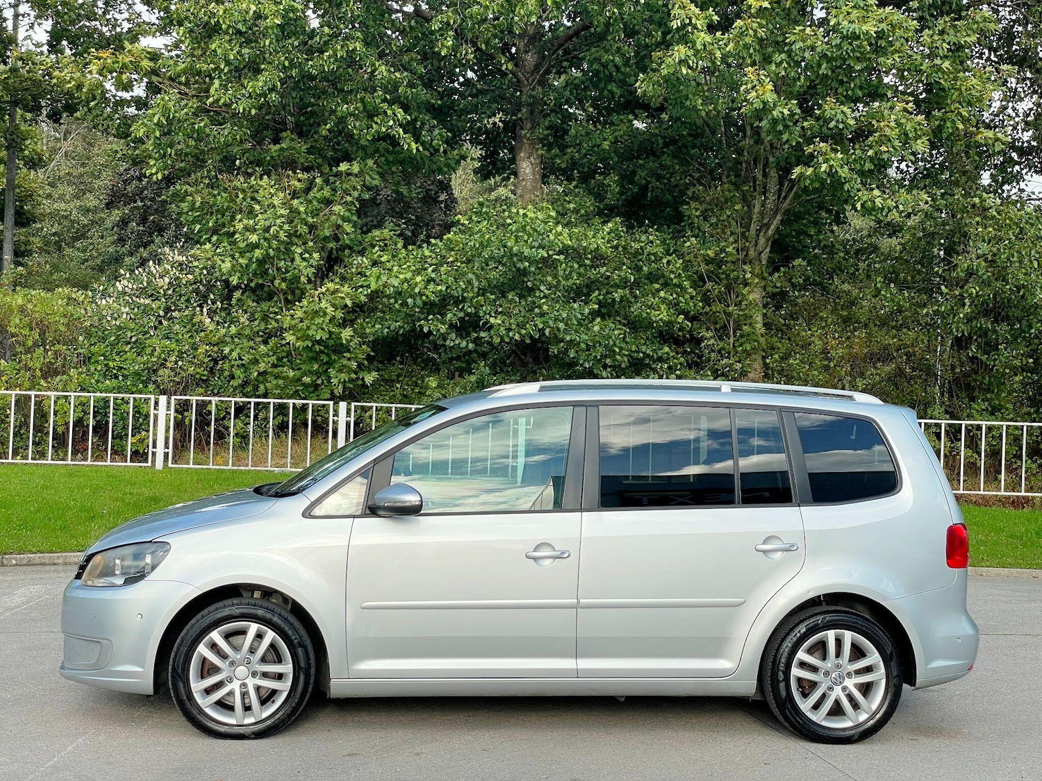 Used Volkswagen Touran 2010 for sale - 77174849: Photo 6