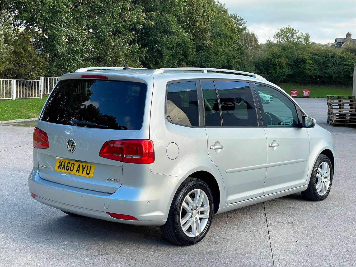 Used Volkswagen Touran 2010 for sale - 77174849: Photo 9