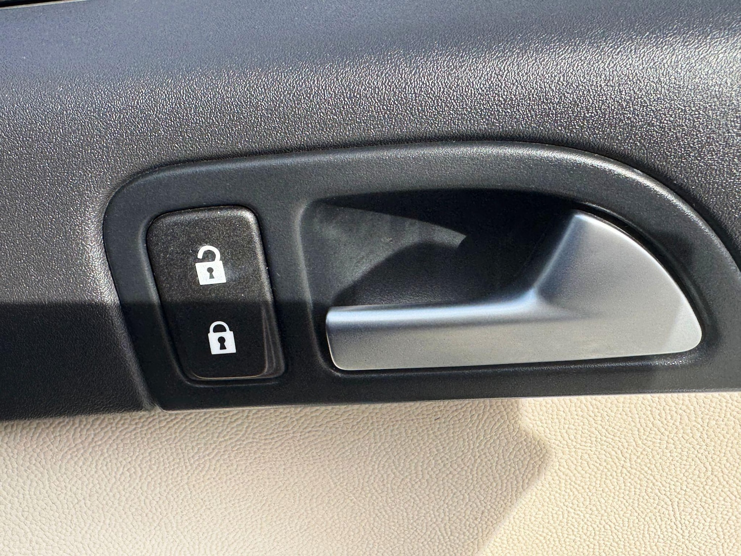 Used Volvo V50 2011 for sale - 77174827: Photo 21