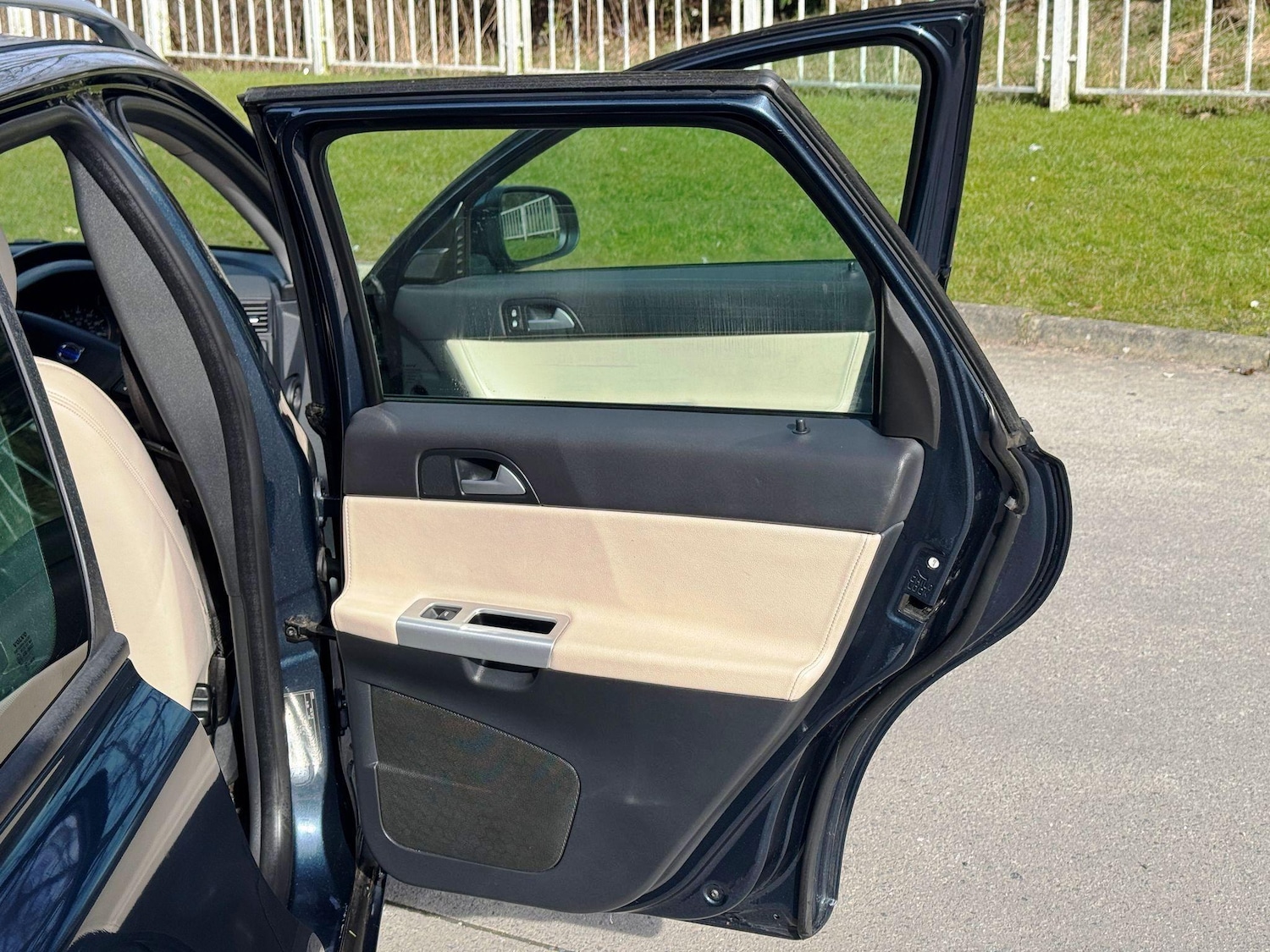 Used Volvo V50 2011 for sale - 77174827: Photo 30