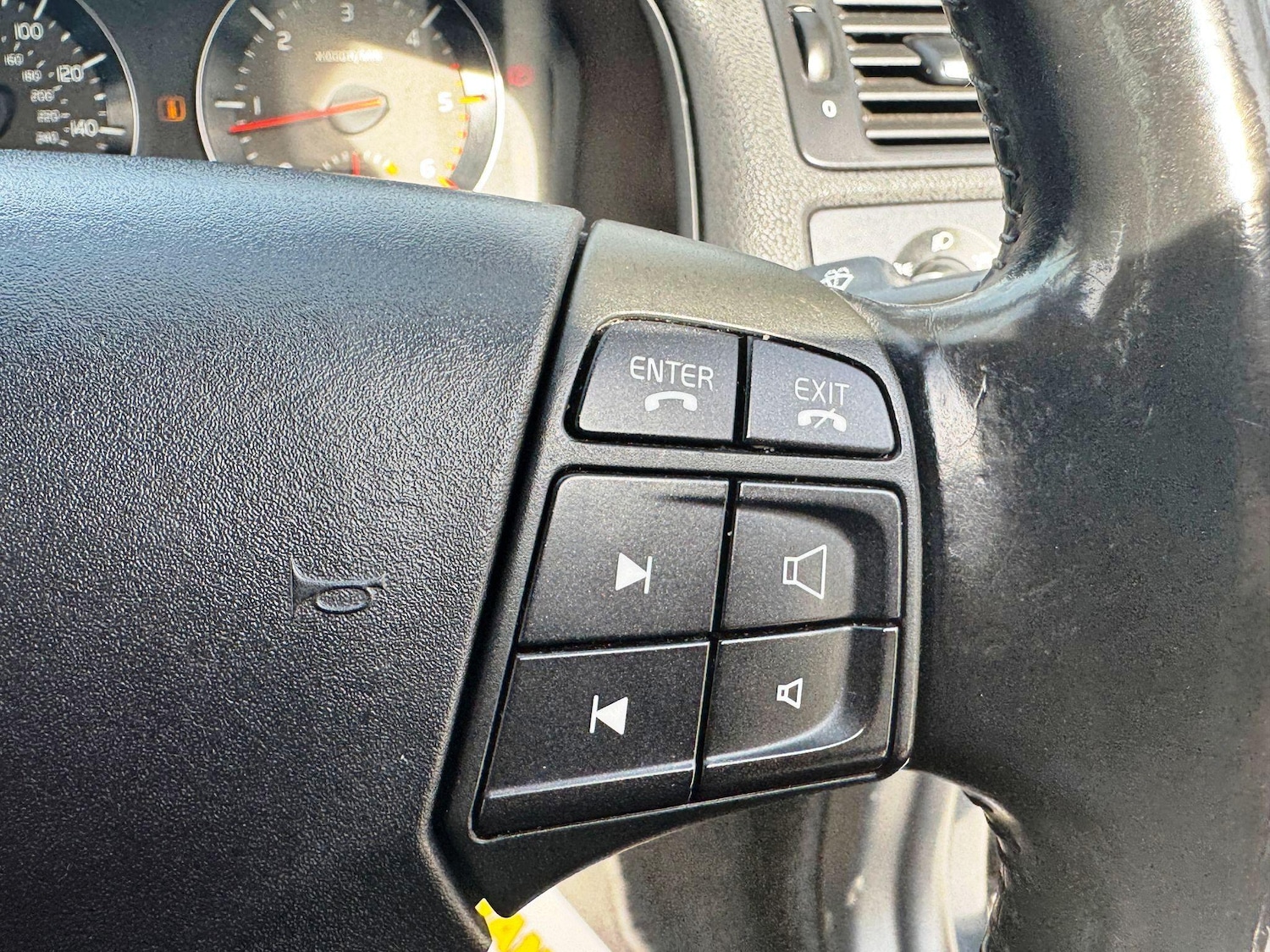 Used Volvo V50 2011 for sale - 77174827: Photo 35