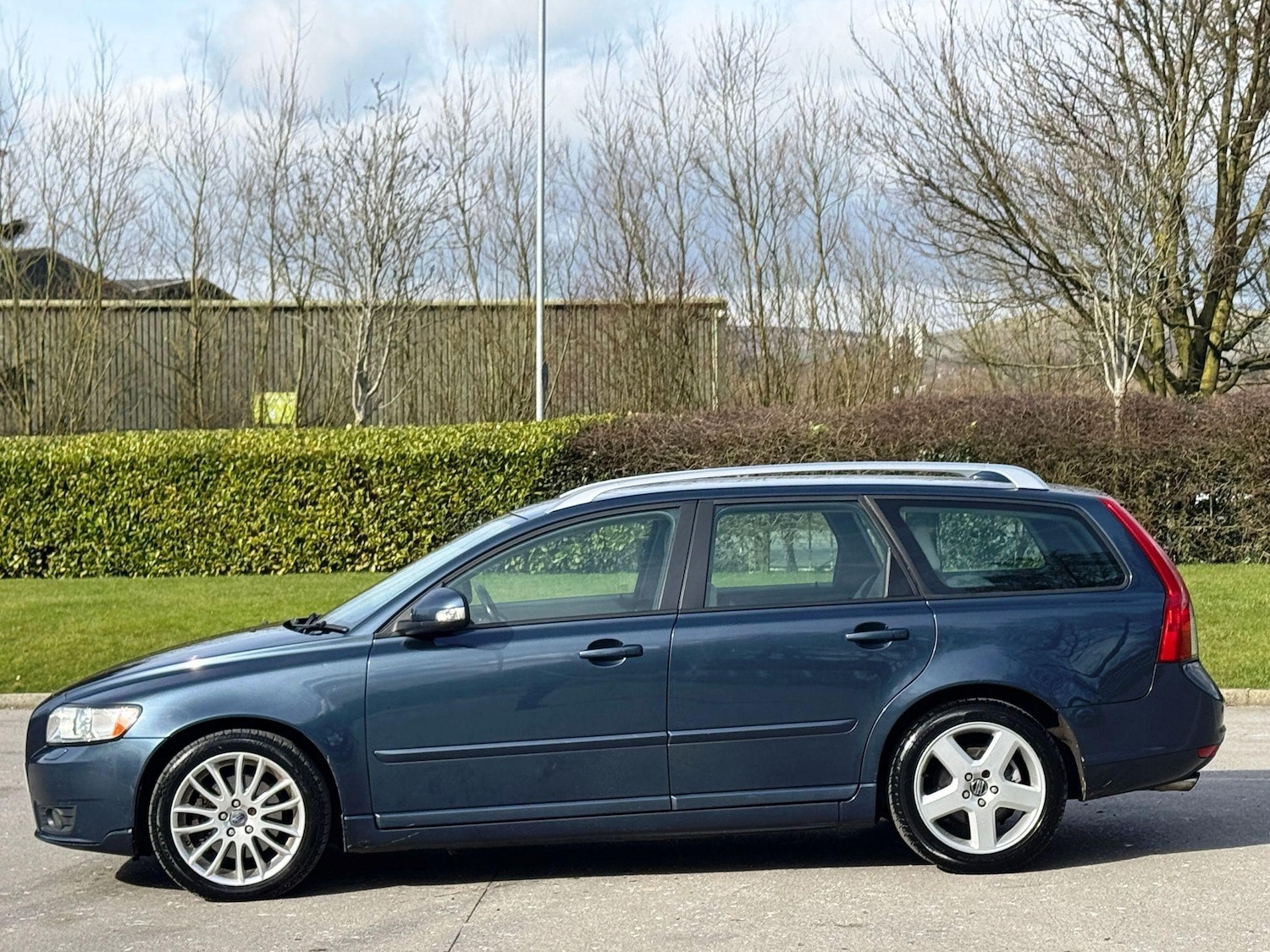 Used Volvo V50 2011 for sale - 77174827: Photo 4