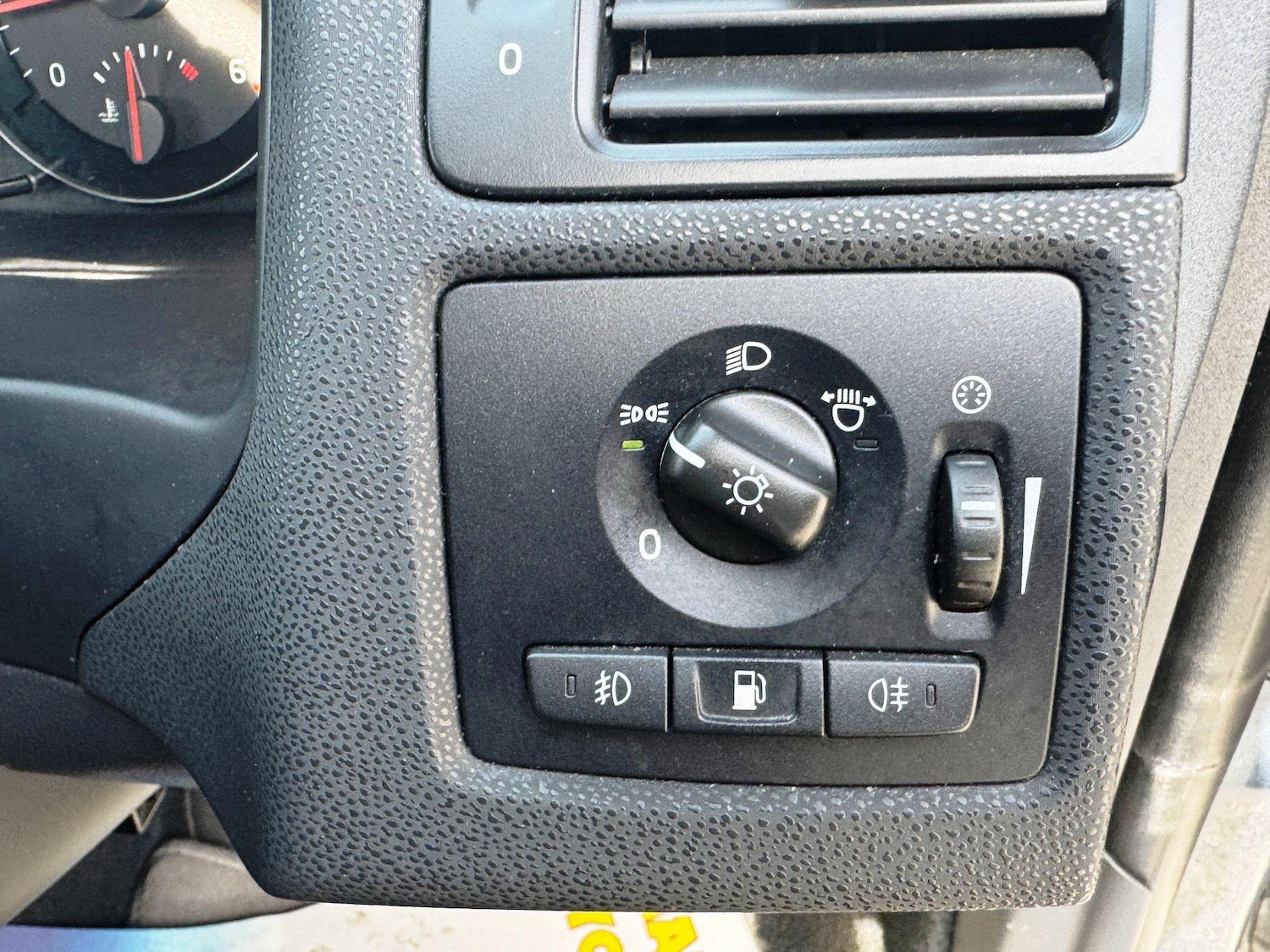 Used Volvo V50 2011 for sale - 77174827: Photo 43