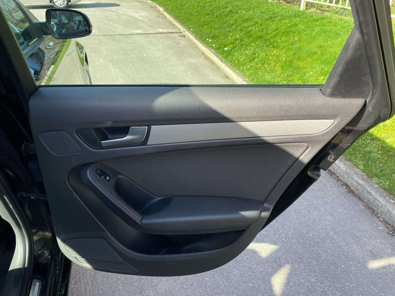 Used Audi A4 2011 for sale - 77892393: Photo 25