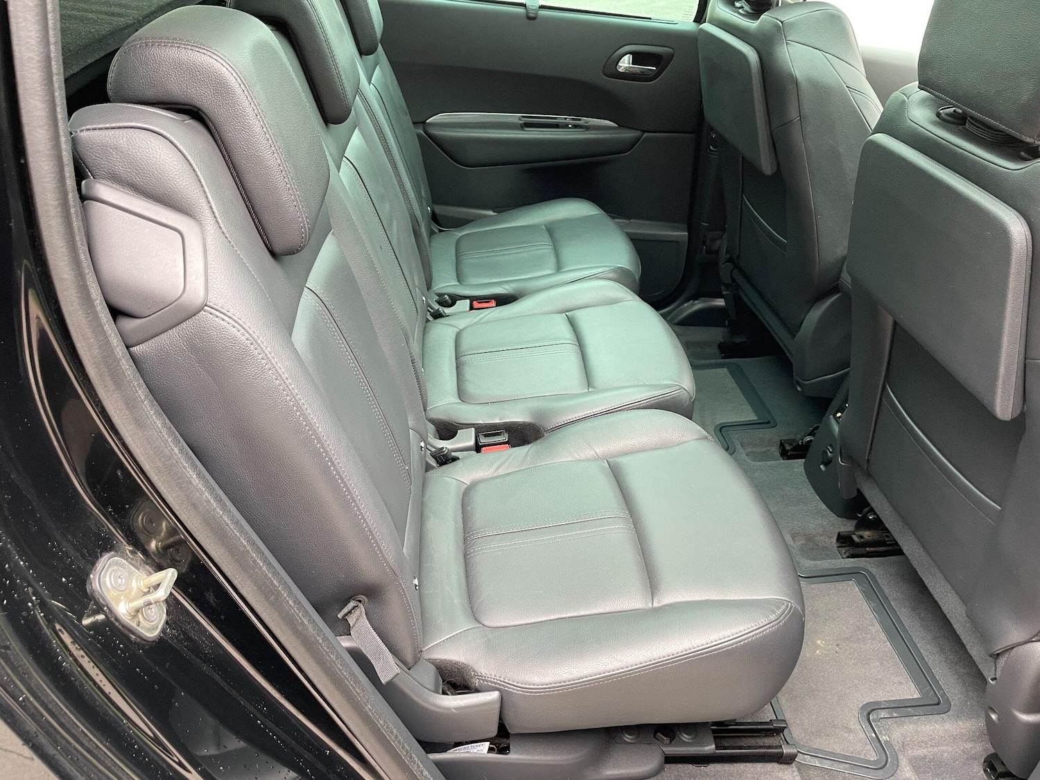 Used Peugeot 5008 2011 for sale - 77174843: Photo 41