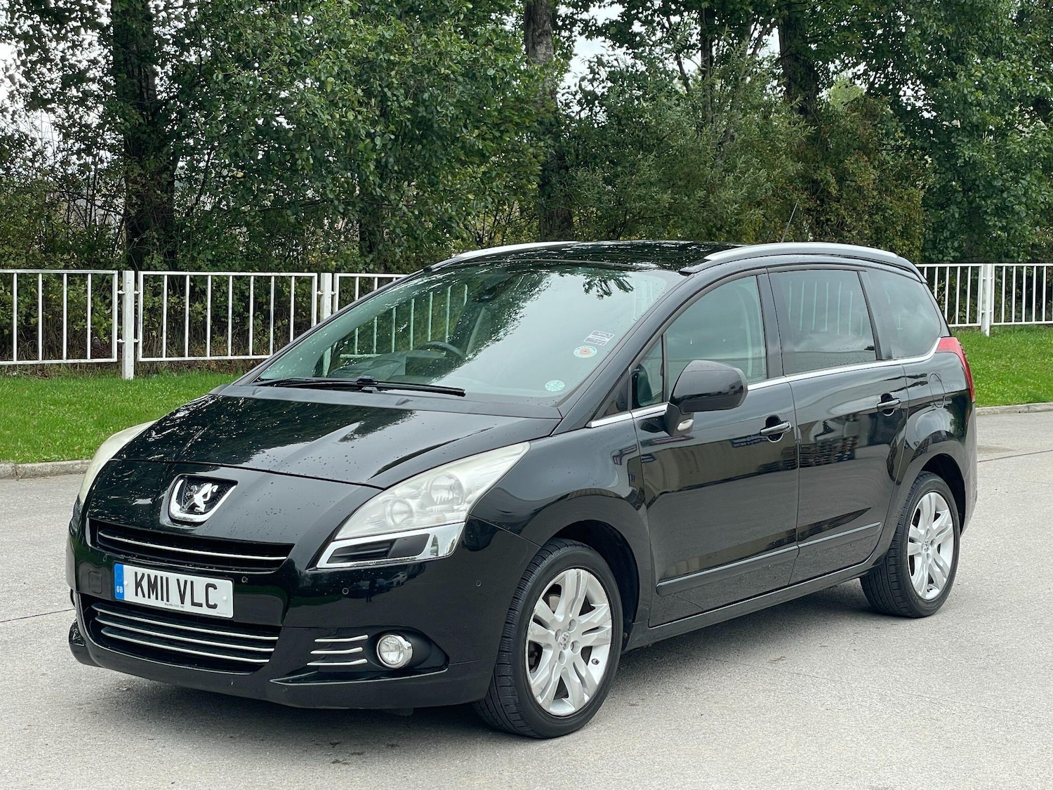Used Peugeot 5008 2011 for sale - 77174843: Photo 5
