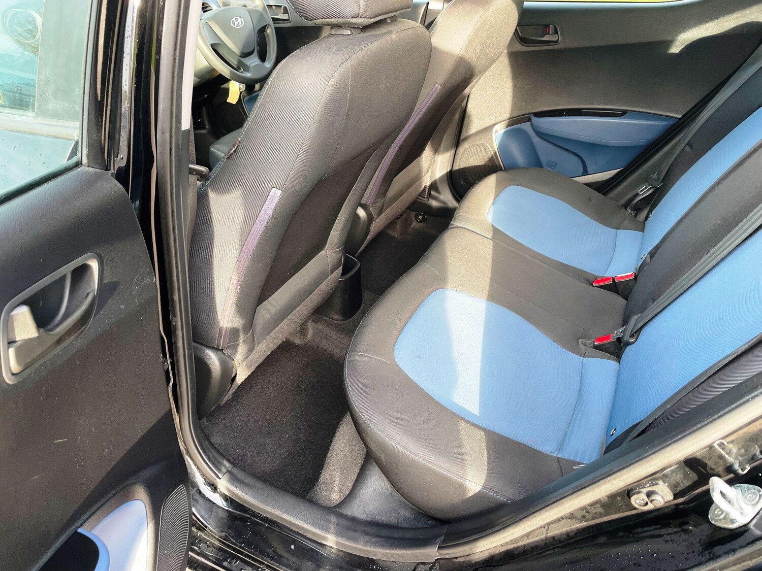 Used Hyundai i10 2014 for sale - 77174762: Photo 33