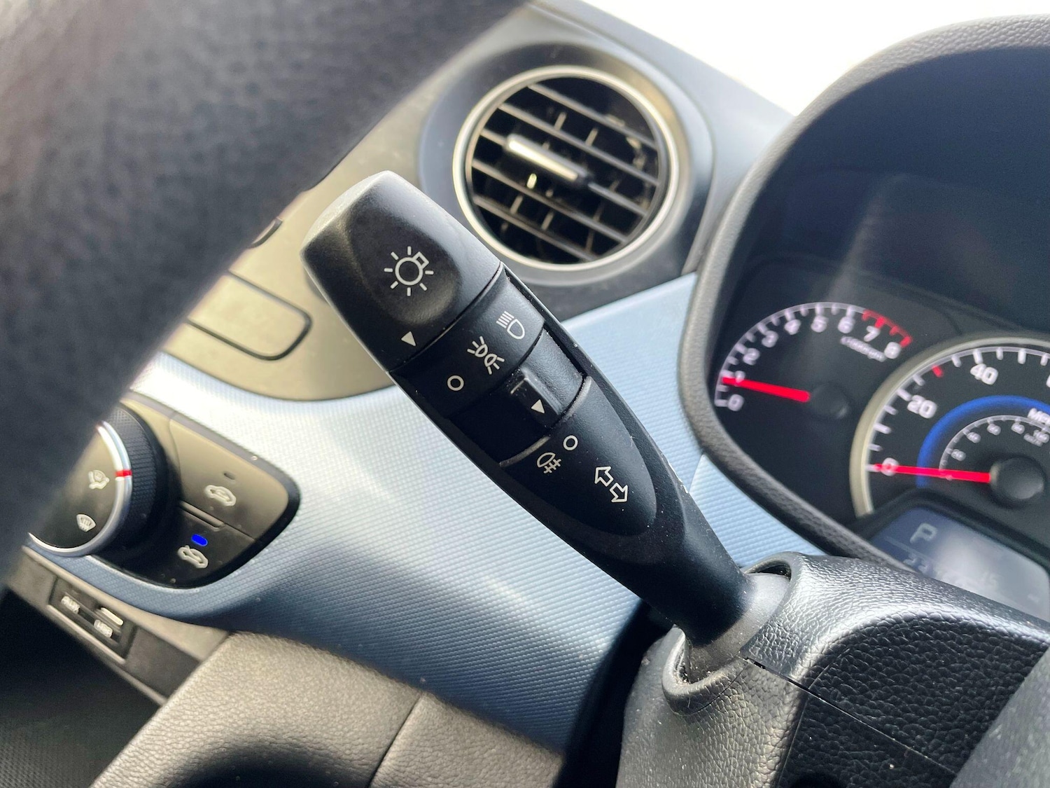 Used Hyundai i10 2014 for sale - 77174762: Photo 38