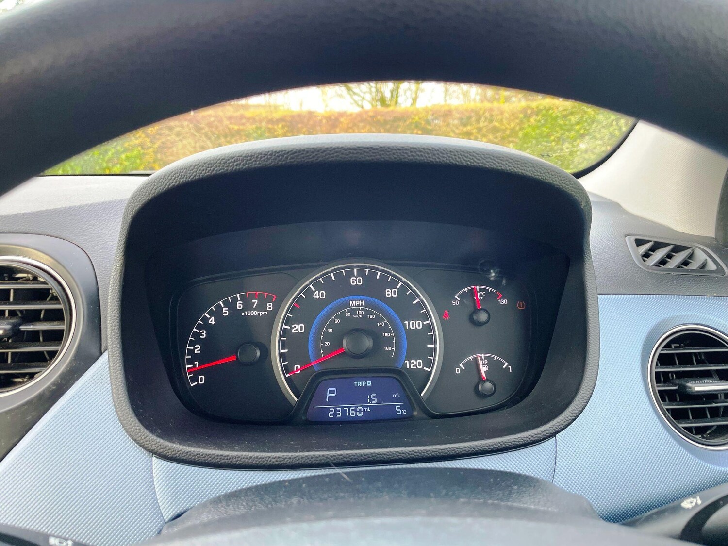 Used Hyundai i10 2014 for sale - 77174762: Photo 40