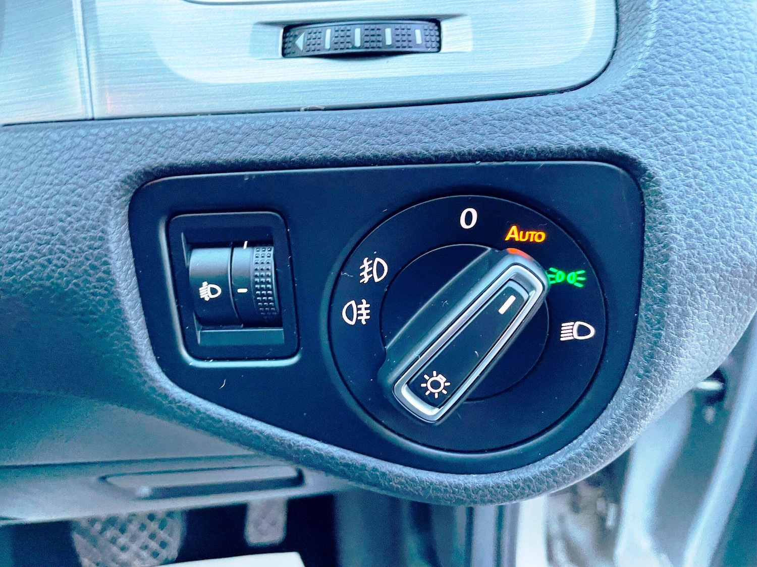 Used Volkswagen Golf for sale - 77242311: Photo 48