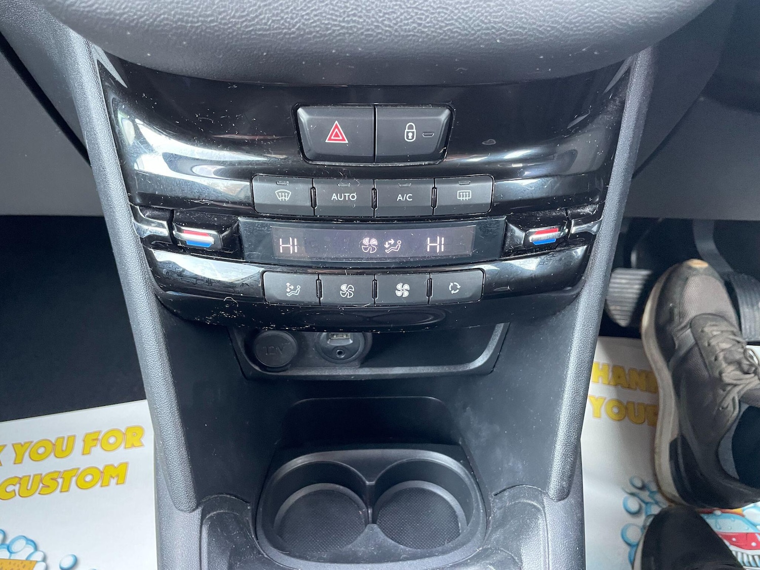 Used Peugeot 208 2012 for sale - 77658663: Photo 23