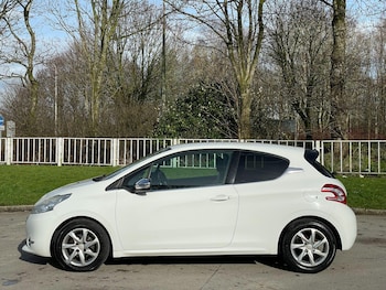 Used Peugeot 208 2012 for sale - 77658663: Photo