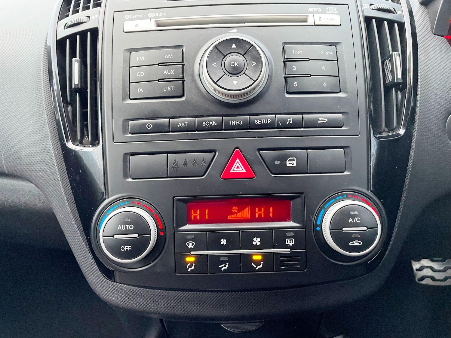 Used Kia Ceed 2010 for sale - 77174682: Photo 41