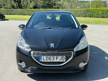 Used Peugeot 208 2014 for sale - 78374979: Photo