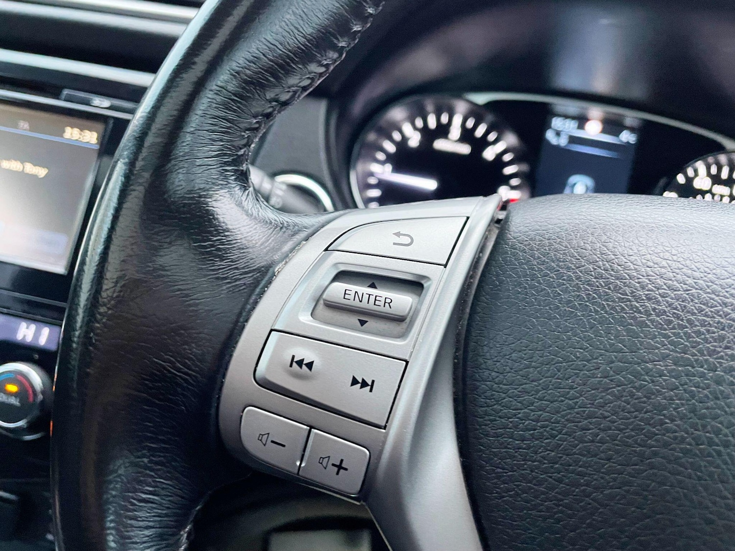 Used Nissan X-Trail 2015 for sale - 77174752: Photo 42