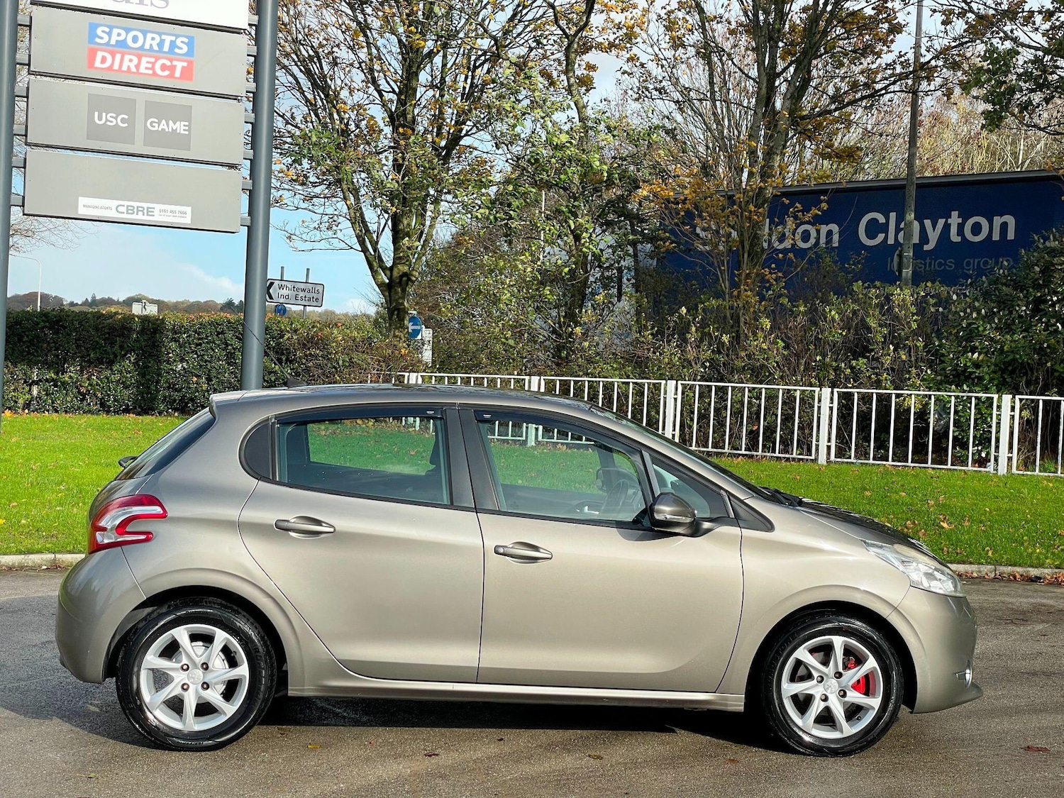 Used Peugeot 208 2014 for sale - 77174701: Photo 10