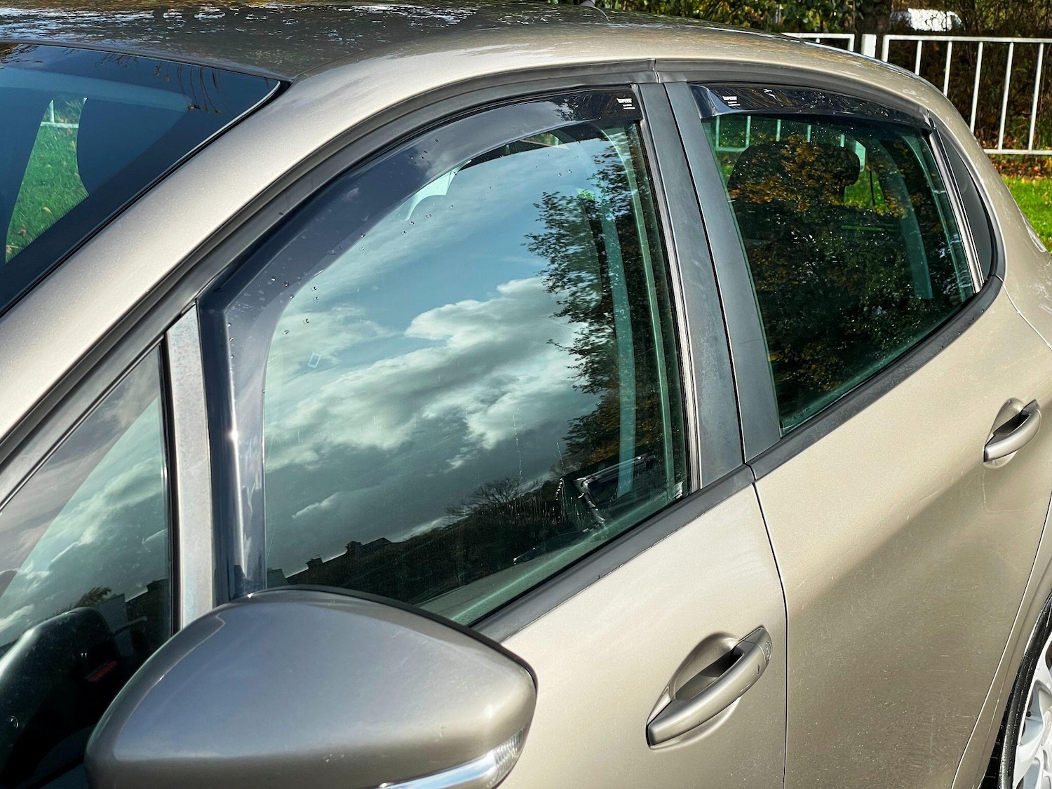 Used Peugeot 208 2014 for sale - 77174701: Photo 12