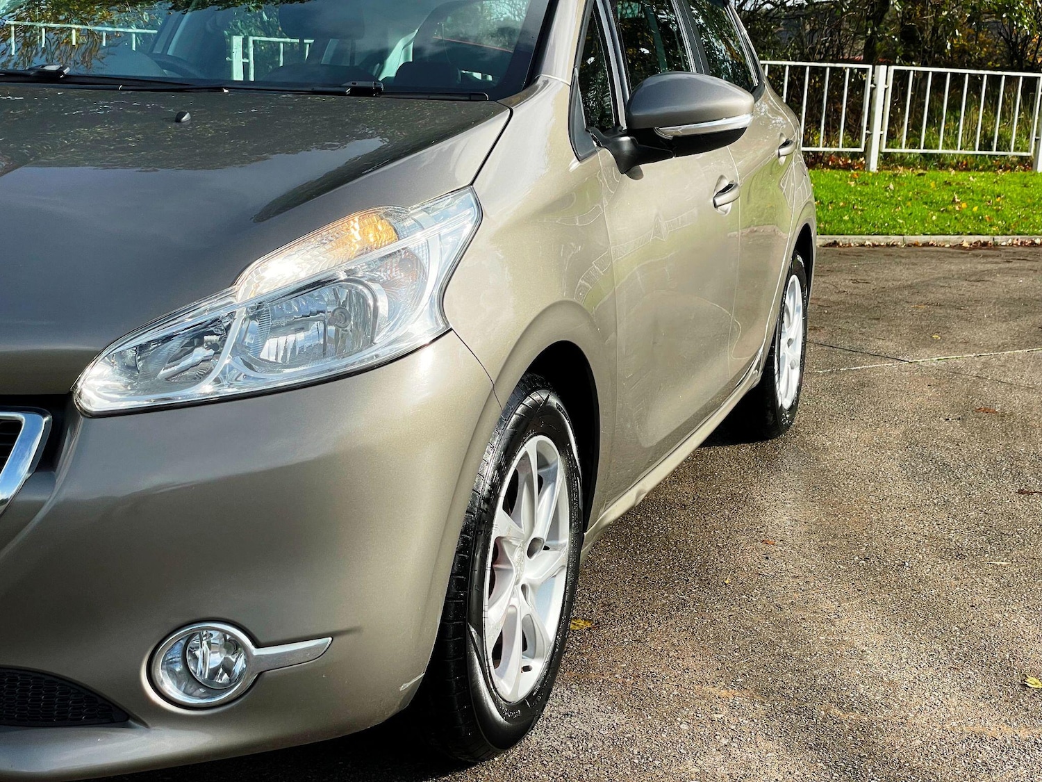 Used Peugeot 208 2014 for sale - 77174701: Photo 14